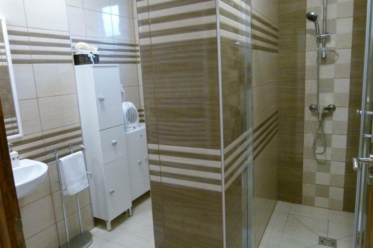 Wolf House Apartman Zalaegerszeg Esterno foto