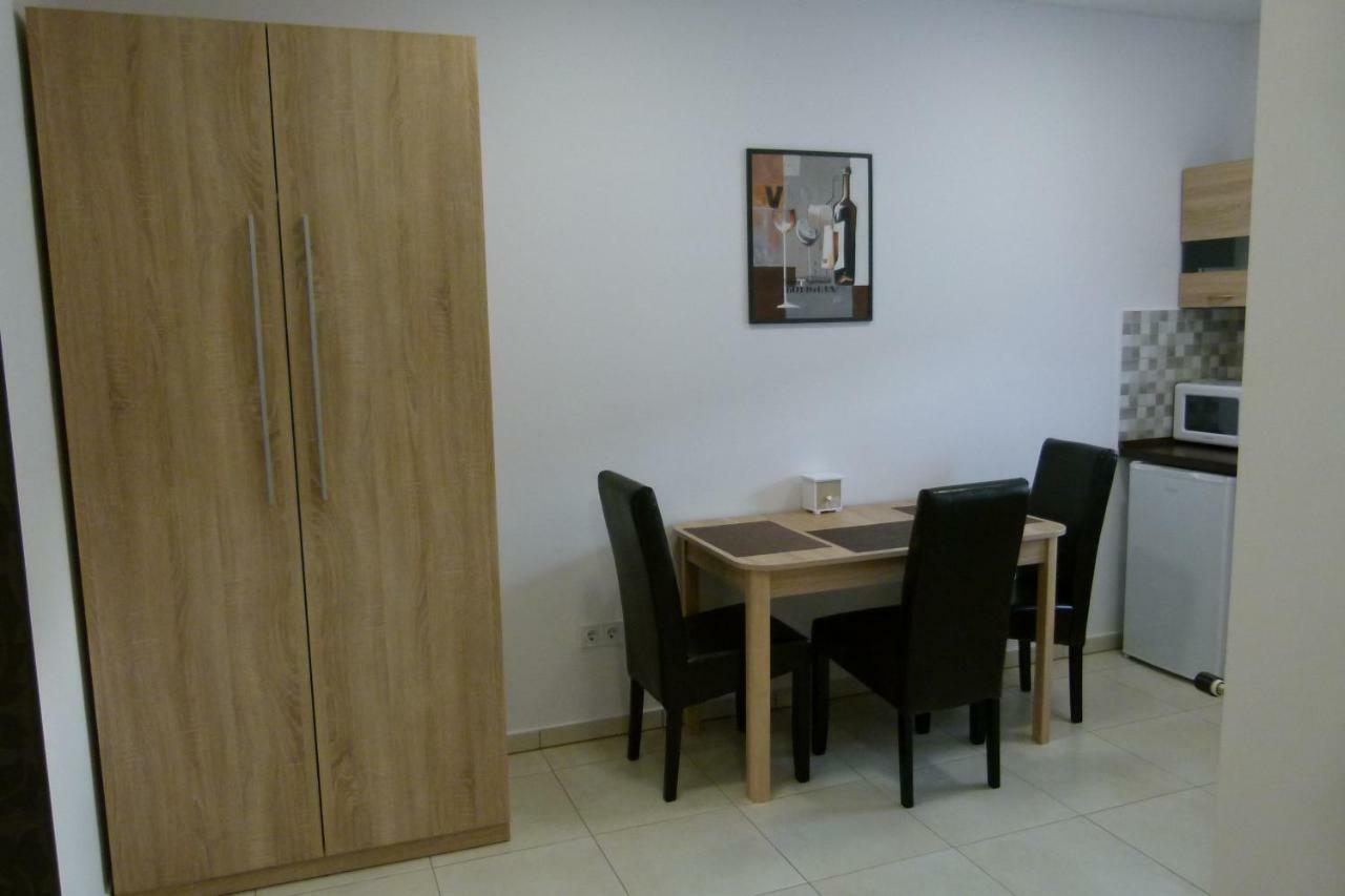 Wolf House Apartman Zalaegerszeg Esterno foto