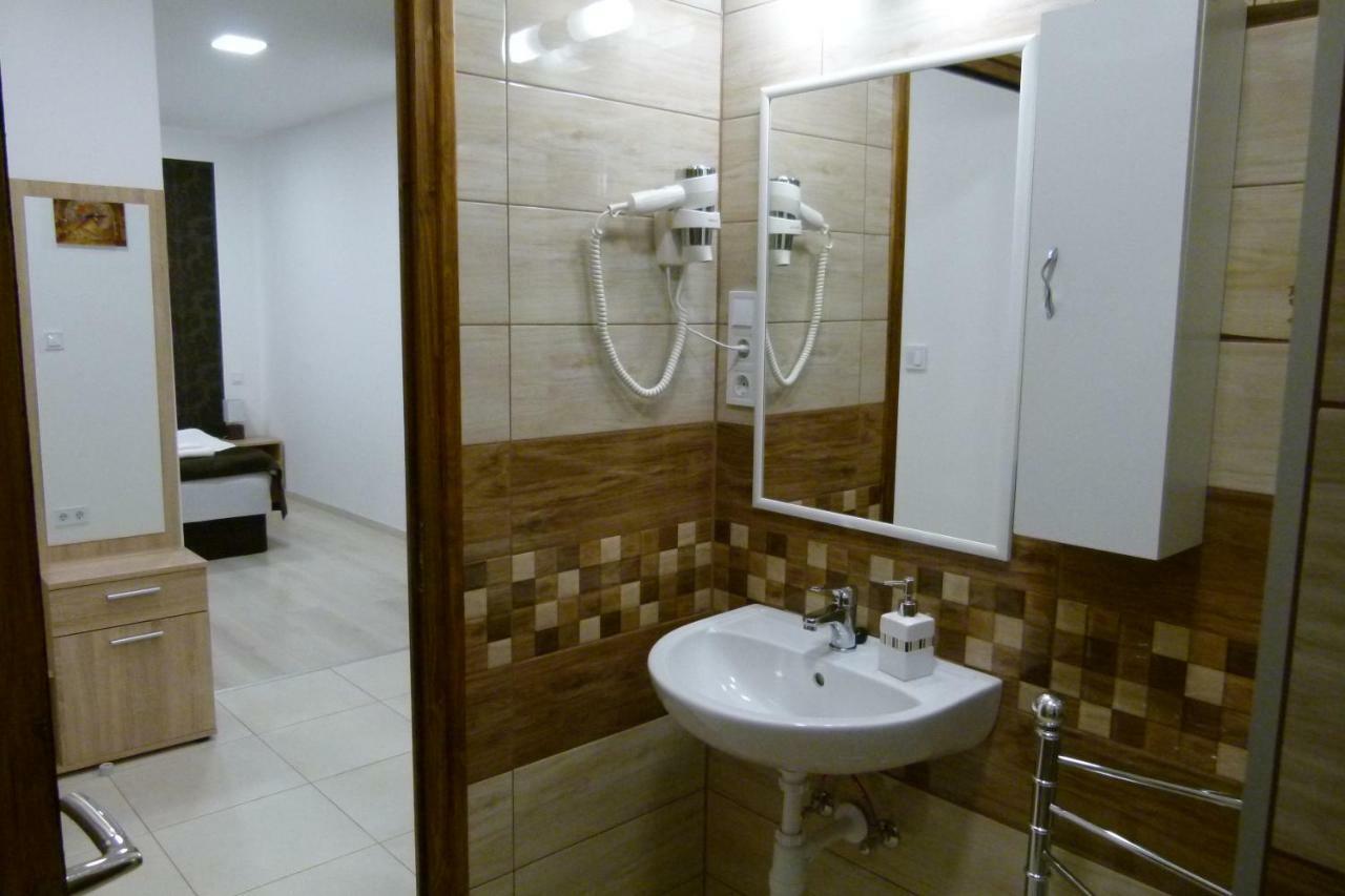 Wolf House Apartman Zalaegerszeg Esterno foto