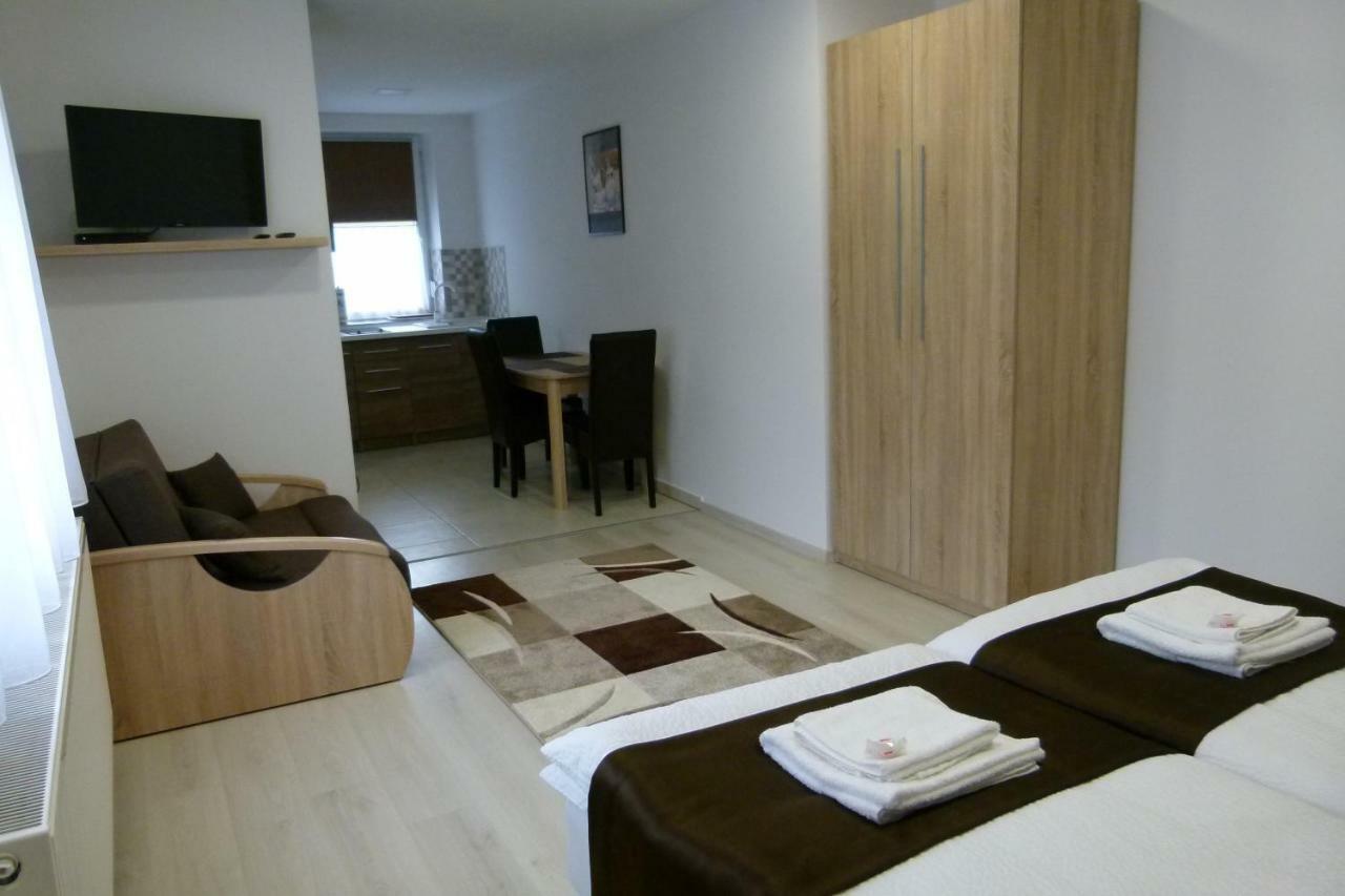 Wolf House Apartman Zalaegerszeg Esterno foto