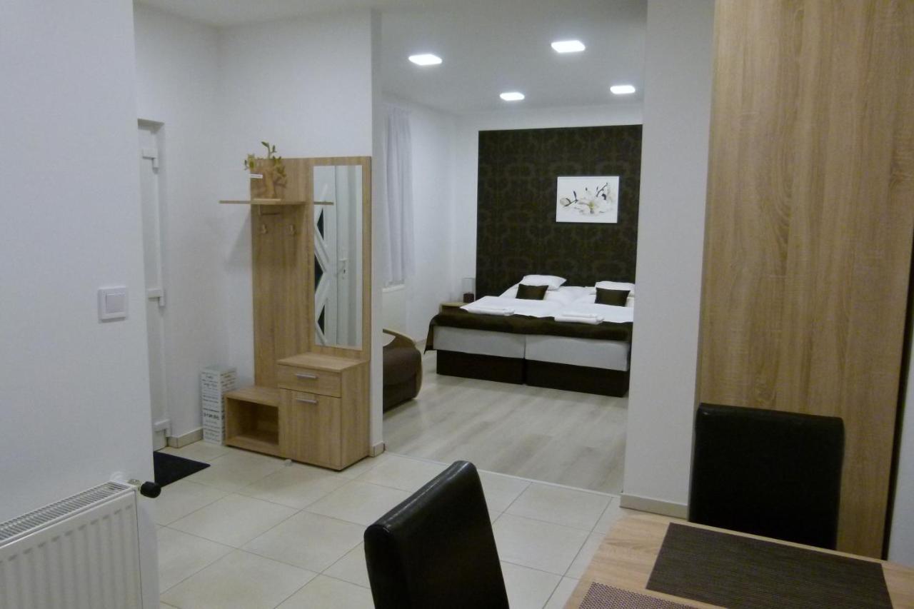 Wolf House Apartman Zalaegerszeg Esterno foto