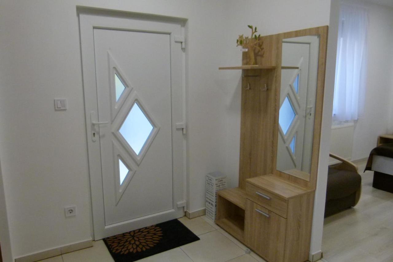 Wolf House Apartman Zalaegerszeg Esterno foto