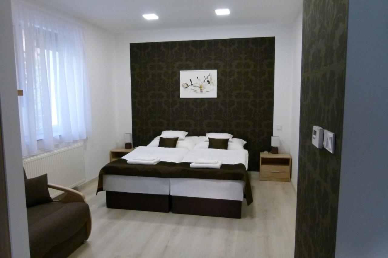 Wolf House Apartman Zalaegerszeg Esterno foto